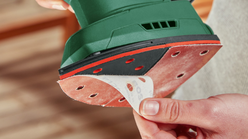 Schimbare rapidă şi simplă a hârtiei abrazive